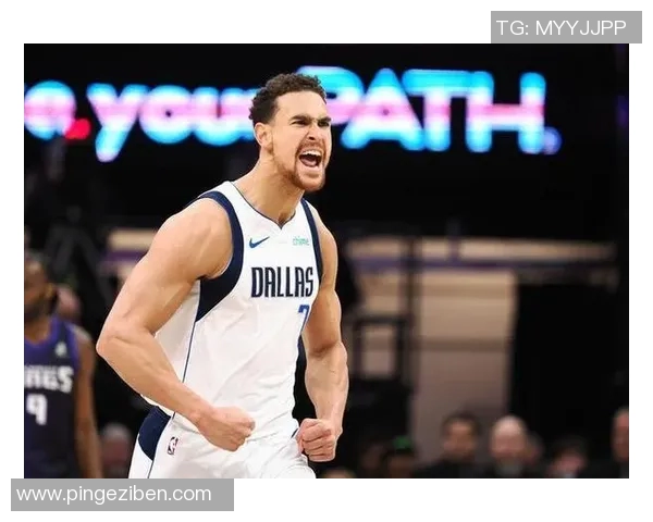 德怀特·鲍威尔：弗拉格参加新秀赛称得上非凡成就 天空是他极限